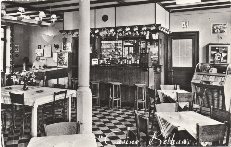 Intérieur du Casino de Béthane vers 1930