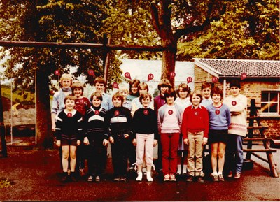 Photo de classe des 4,5,6 ème primaires en 1983