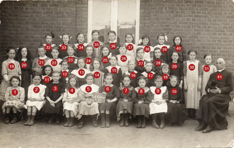 Classe de filles en 1913