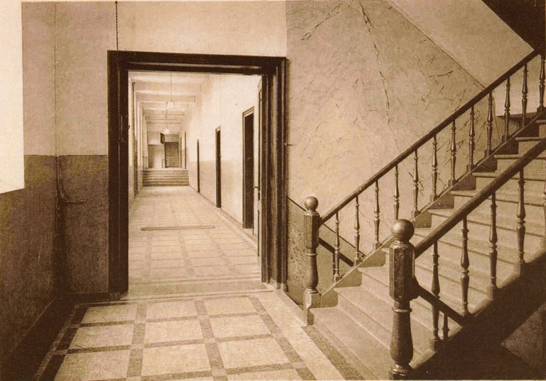 Dans les couloirs de l'école