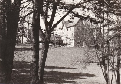 L'internat entre les arbres
