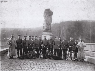 Soldats allemands sur le barrage de la Gileppe