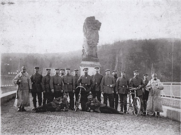 Soldats allemands sur le barrage de la Gileppe