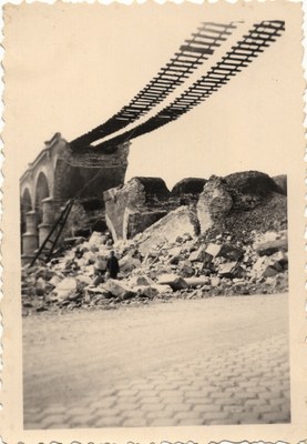 Destruction des trois arches du Viaduc par l'armée belge