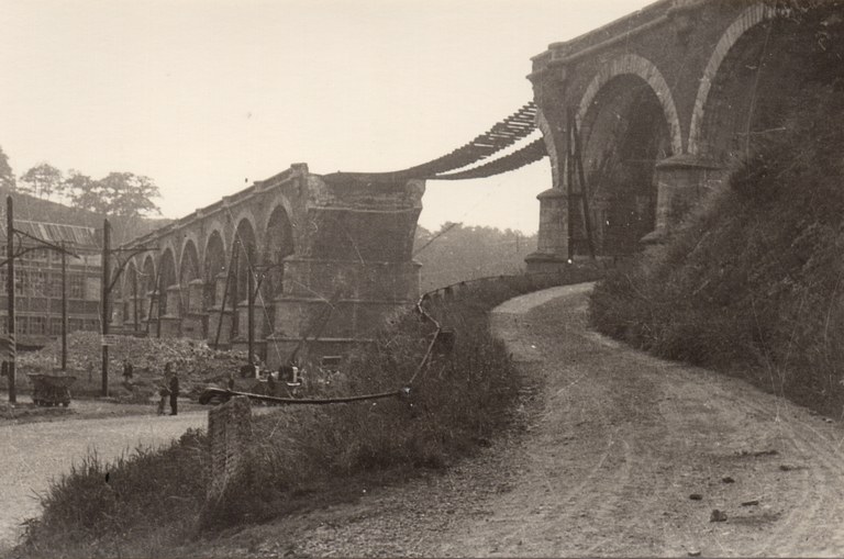 Destruction des trois arches du Viaduc par l'armée belge