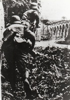 Attaque fictive du viaduc par l'armée allemande