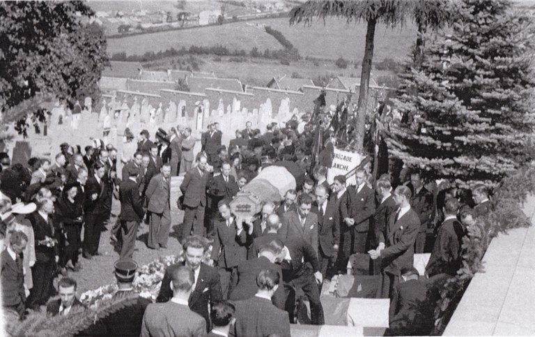 Funérailles des combattants de la guerre