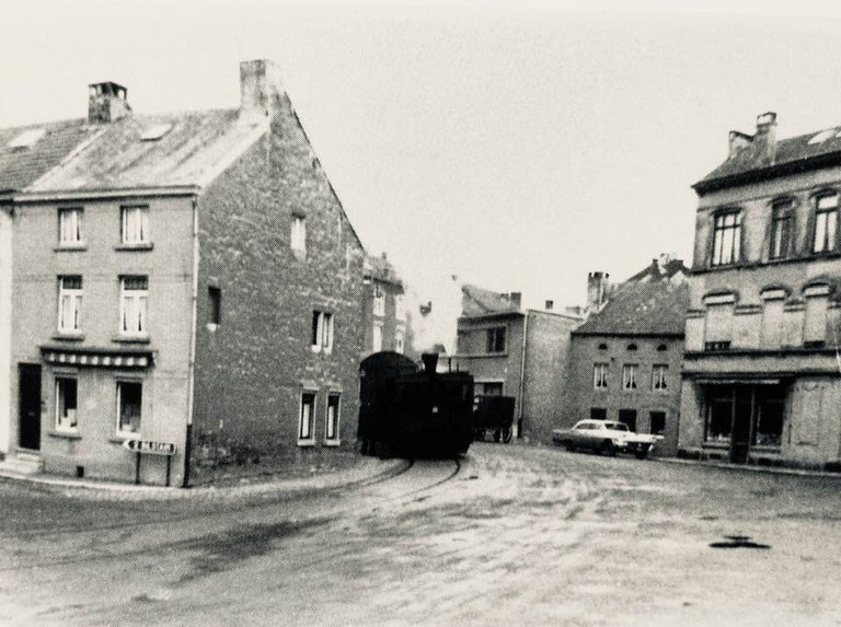 Vicinal depuis la rue de la Fontaine