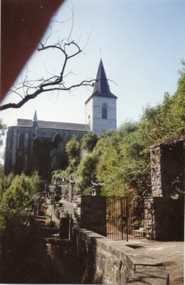 Vue de l'Eglise et du cimetière