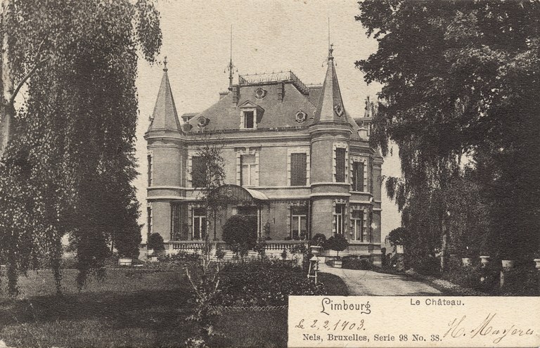 Vue sur l'entièreté du château en 1903