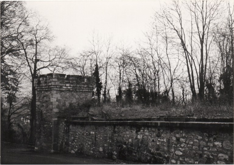 Tour de la porte d'en bas