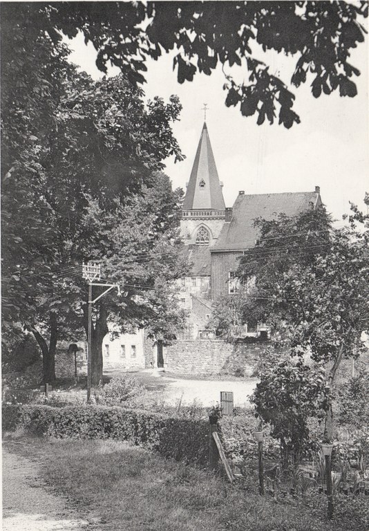 L'Eglise depuis les Remparts