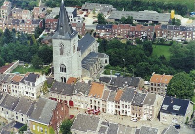 L'Eglise St-Georges et la place