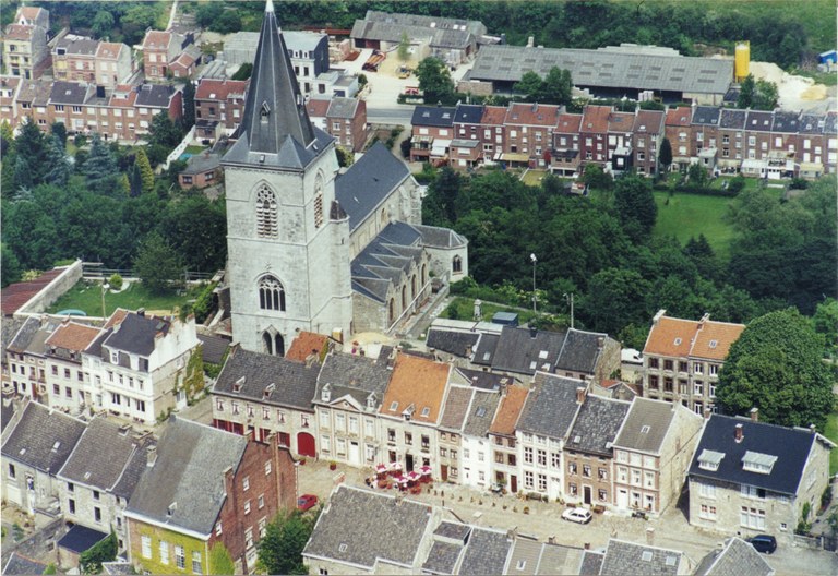 L'Eglise St-Georges et la place