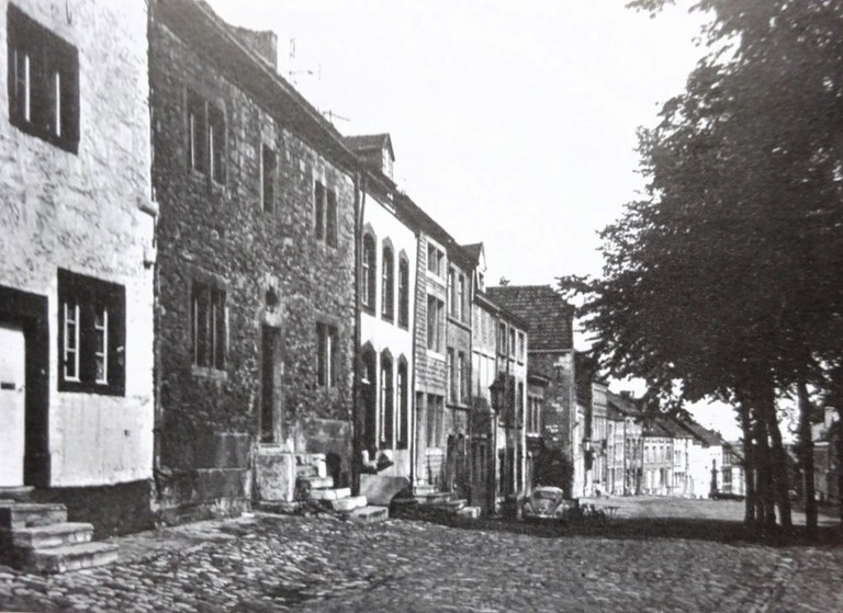 Haut de la place Saint-Georges - Côté pair