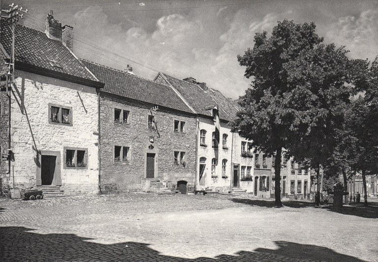 Haut de la Place St-Georges côté pair