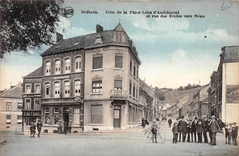 Coin de la Place Léon d'Andrimont et rue des Ecoles