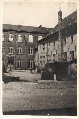 Dolhain - La rue Guillaume Maisier avec l'école moyenne (date inconnue)