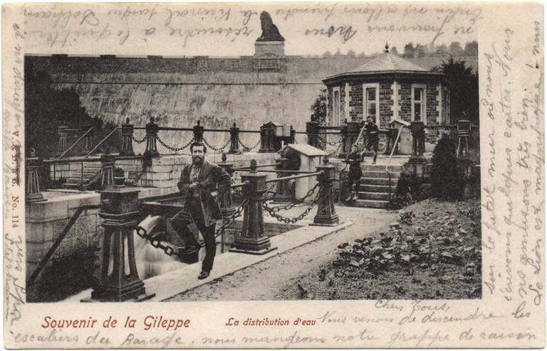 Vue du Barrage depuis la distribution d'eau