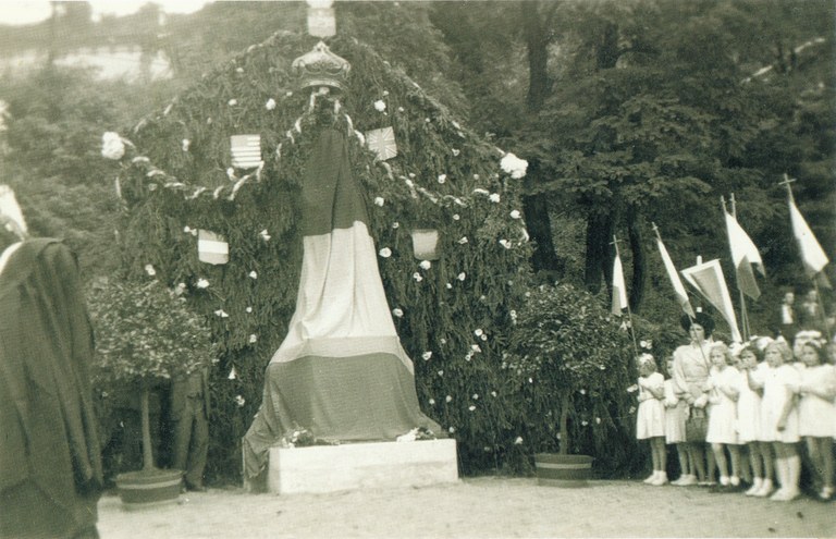 Inauguration de la Vierge au pied de la gare