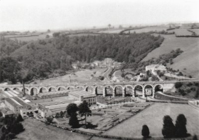 Vue sur le viaduc vers 1950