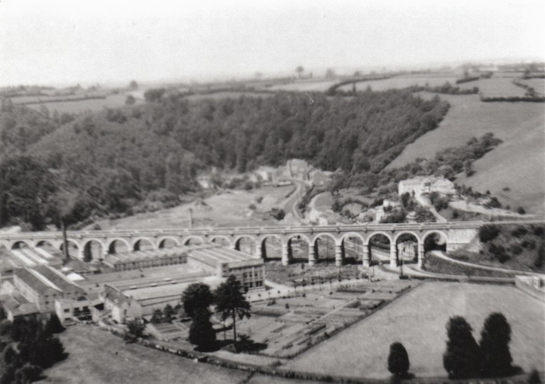 Vue sur le viaduc vers 1950