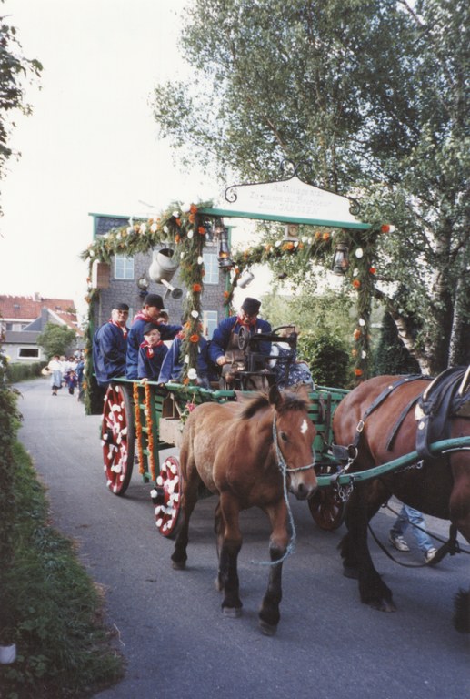 Char tracté par des chevaux