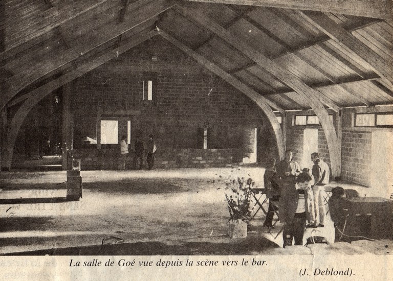 Vue vers le bar depuis la scène