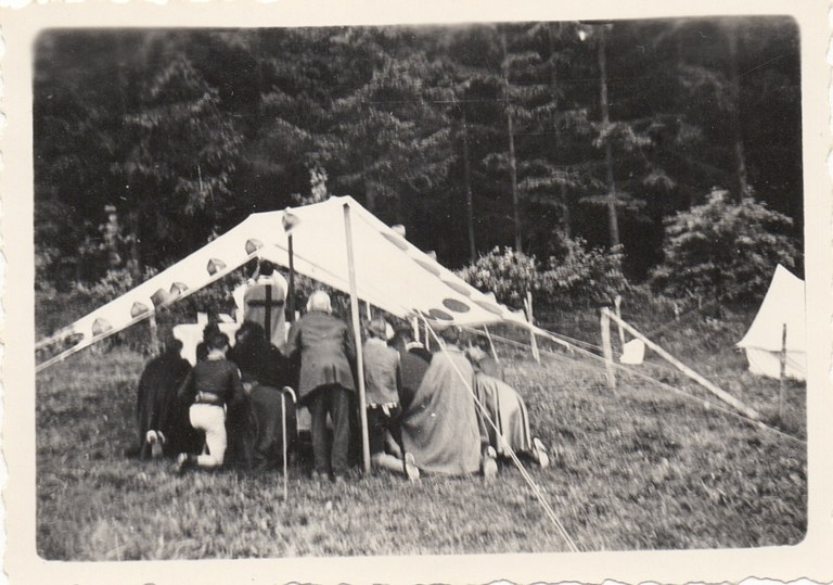 1942 - Camp Parfonbois - La messe sous tente