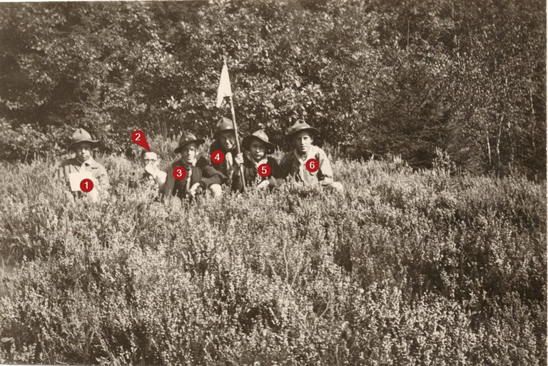 1945 - Camp à Surister - La patrouille des écureuils
