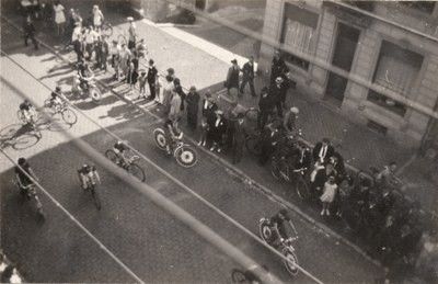 Groupe de vélos décorés