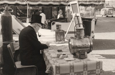 1979 - Gaston Deherve au départ du petit train et des calèches