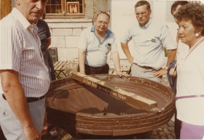 Jeu de quilles dans le tonneau