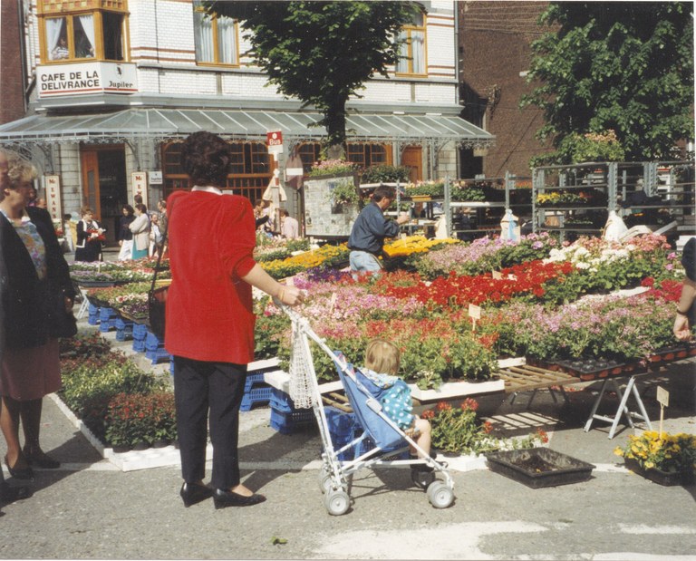 1993 - Devant le café de la Délivrance