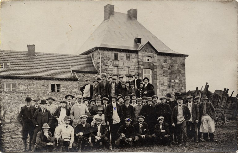 Photo de groupe à la Pierresse