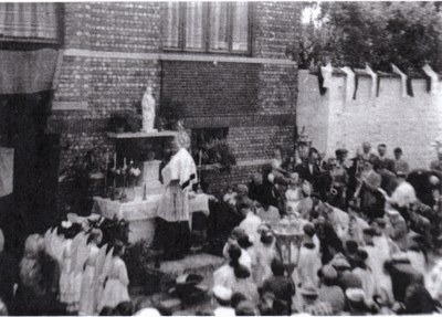 Un baptême vers 1960