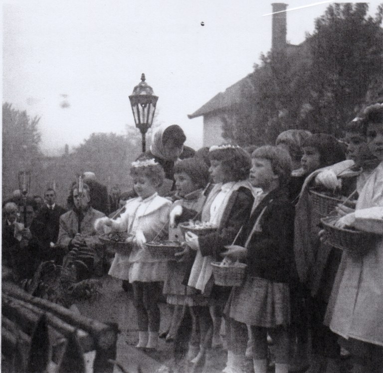 Un baptême vers 1960