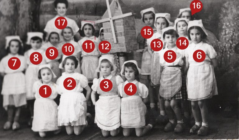 Royale ducale en 1952-1953 - Les petites filles