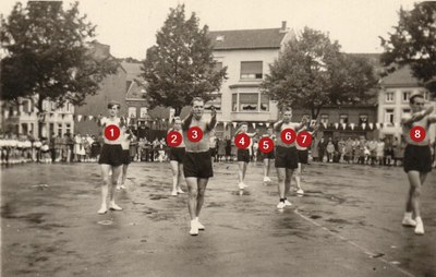 Prestation des garçons sur la Place de Dolhain